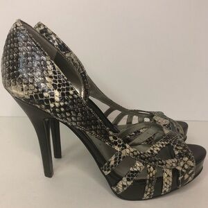 Guess size 8.5 heels